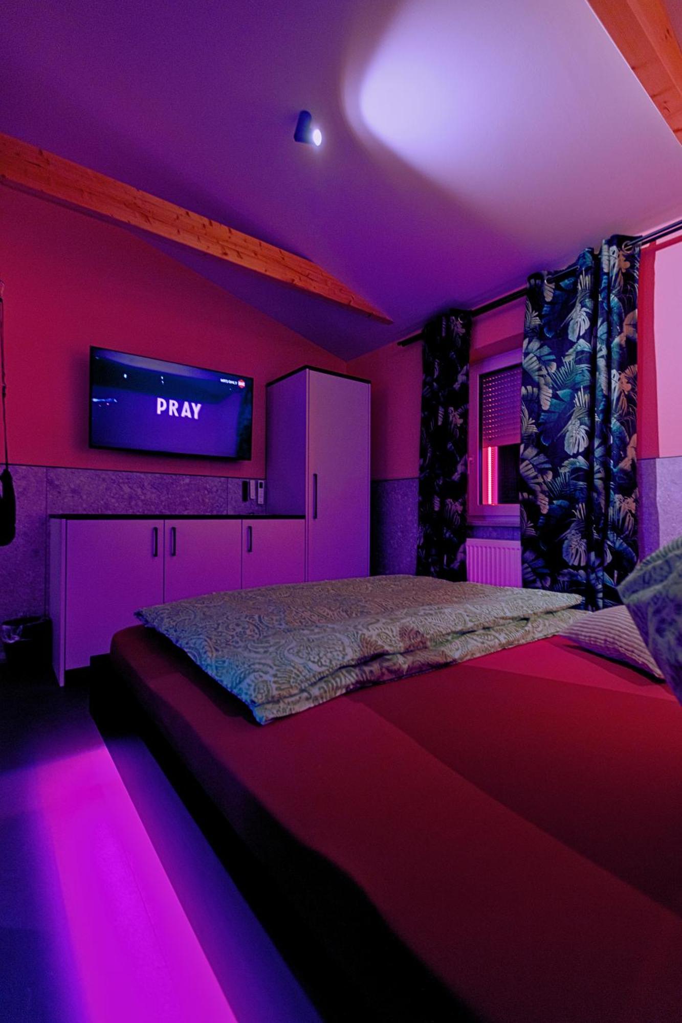 Lustra Stundenhotel - Adults Only Landshut Exteriör bild